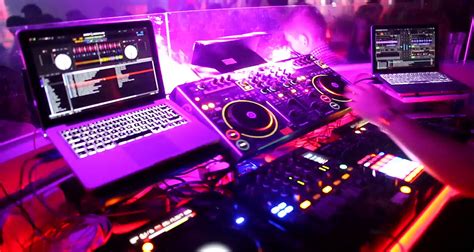 Djing In Nightclubs With Controllers And Laptops Digital Dj Tips
