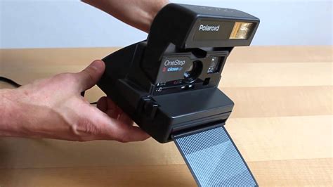 How To Insert A Film Tutorial How To Use A Polaroid 600 Camera Youtube