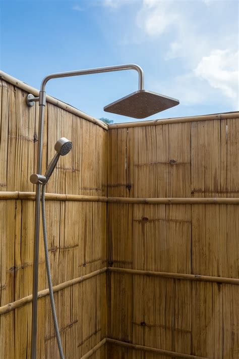 Ideas For An Original Outdoor Shower Enclosure Outdoor