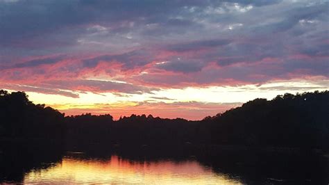 Sunset Over Rough River Lake In Kentucky River Lake Lake Life