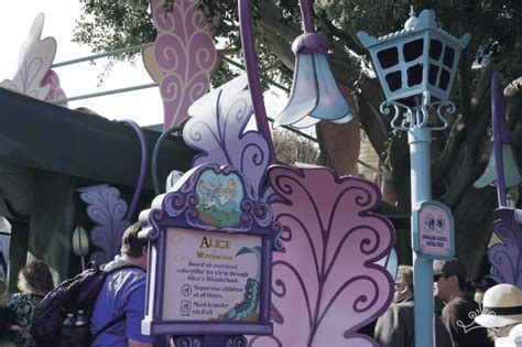 Alice In Wonderland Duchess Of Disneyland