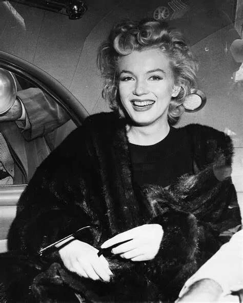 Vintage Retro Marilyn Monroe Actress Sex Symbol 8x10 Photo Reprint 0008