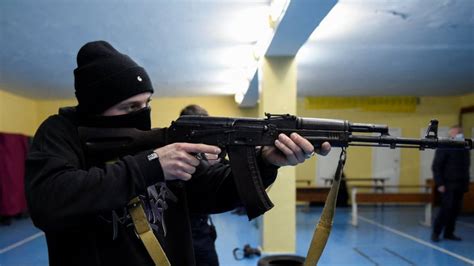 As It Happened Ukraine Aiming To Arm A Million People Bbc News