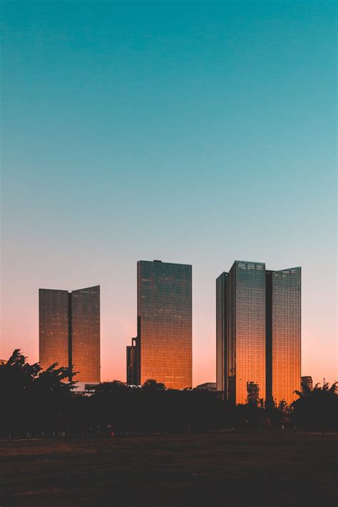 The Rise of Asia's Financial Centers: Why Singapore and Hong Kong Want