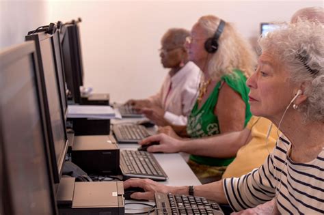 Aarp Tech Training Builds Connections And Confidence For Older Adults