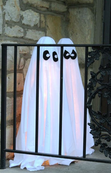 11 Awesome And Scary Halloween Ghost Decorations Awesome 11