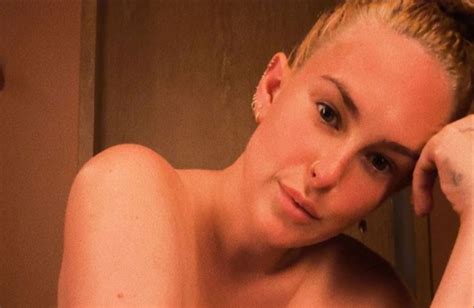 Rumer Willis Has Stripped Off For A Nude Photo To Celebrate Her Jiggly Postpartum Body Video