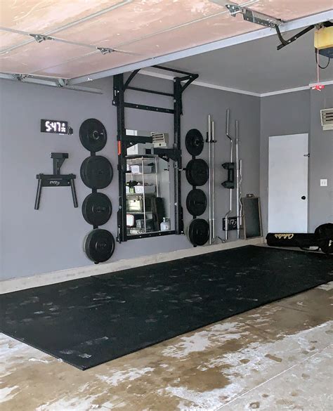 Cute Home Gym Shelving Ideas For 2019 Gym Room At Home Home Gym