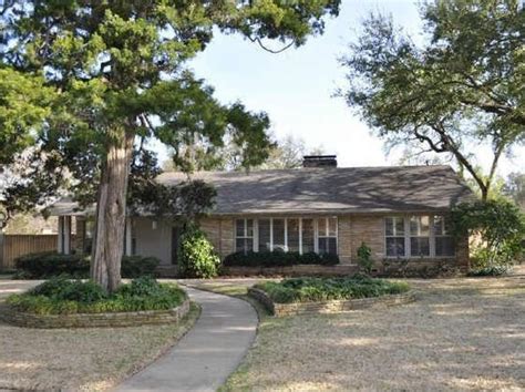 731 Rainbow Dr Dallas Tx 75208 Mls 13738122 Zillow