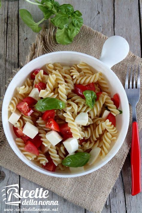 La ricetta del ragù vegetariano che qui vi proponiamo è un'alternativa semplicissima al classico ragù di carne. Pin su vegetariano