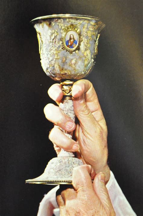 Orbis Catholicus Secundus How To Hold The Chalice At The Elevation