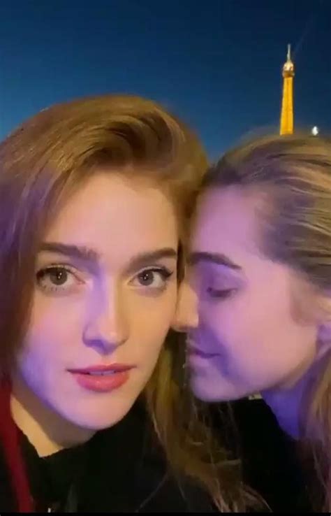 Real Lesbian Couple Very Romantic French Tongue Kiss Near The Eiffel