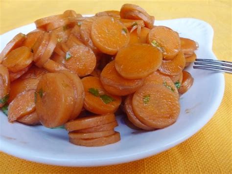 Cucinare con il microonde è semplice e veloce e le carote manterranno intatta tutta la loro dolcezza. Carote al microonde all'aceto balsamico | Ricetta ...