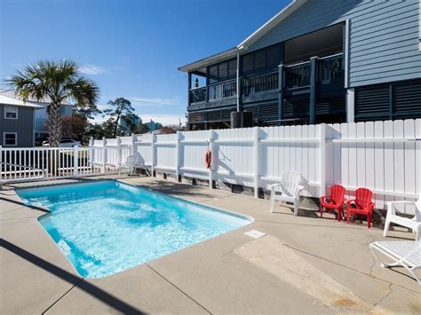 Montgomery marina at the capitol oyster bar. 'BAMA BREEZE -BOAT FRIENDLY - PRIVATE POOL -PONTOON BOAT ...