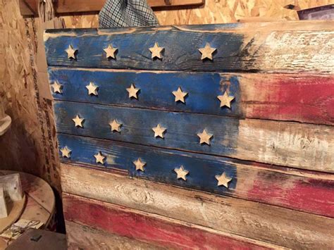 Www.blesserhouse.com diy american flag wall art, image source art works like the ones talked about above are usually made to add color to your house walls. DIY Rustic Pallet Flag | Pallet Furniture DIY