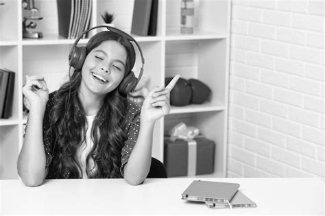Premium Photo Teenager School Girl Listening Music Portrait Of Teen