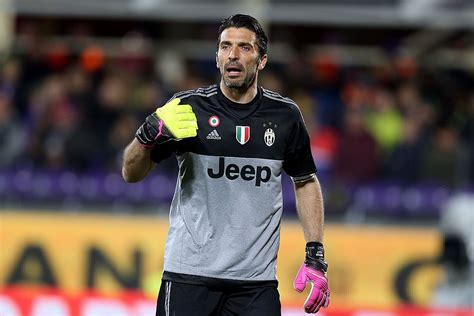 As gianluigi buffon lifted the coppa italia trophy aloft last night in reggio emilia in what will likely be his final game for juventus, his history with the trophy tells a story of his enduring. Gianluigi Buffon renovará contrato por dos años más con la ...
