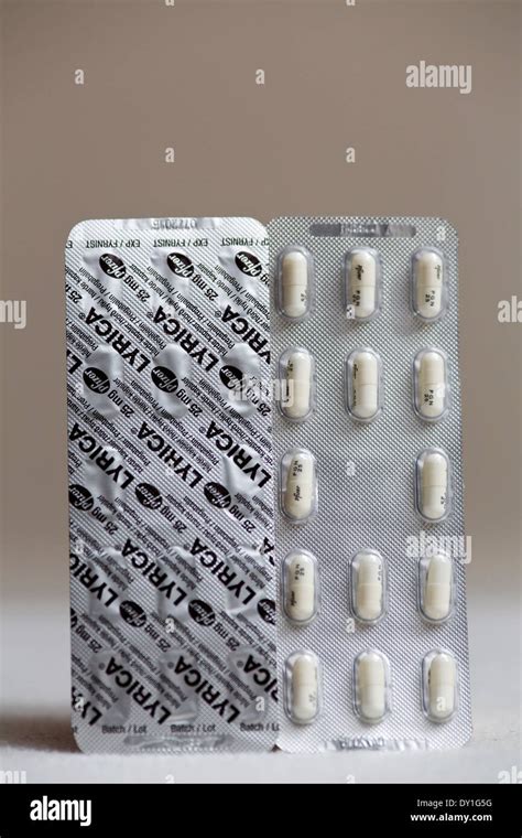25 Mg Pregabalin Tablets Stock Photo Alamy