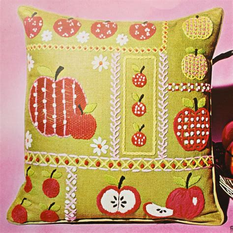 Bucilla Crewel Pillow Kit Vintage Embroidery Pattern Orange Dog Crafts