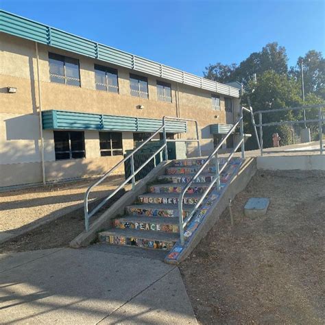 Castro Valley High School 8 Stair Rail Findskatespots