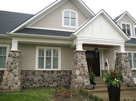 Rock Accent Exterior Of Stone Veneer To Choose From For Your