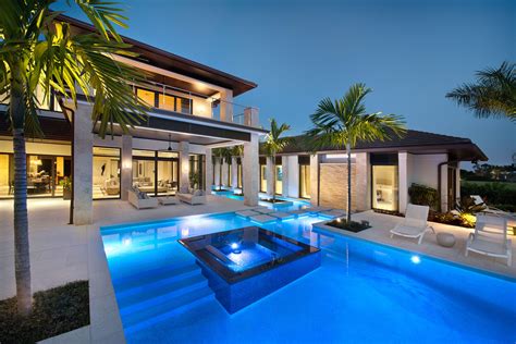 Exclusive Private Residence In Florida By Harwick Homes Architecture