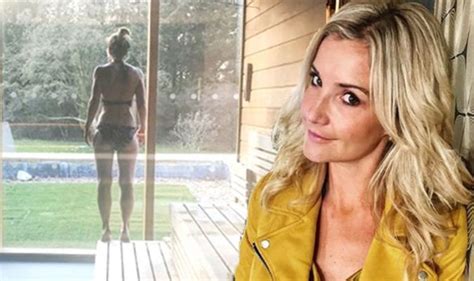 Helen Skelton Instagram Blue Peter Star Reveals Peachy Bottom In Bikini Snap After Mishap