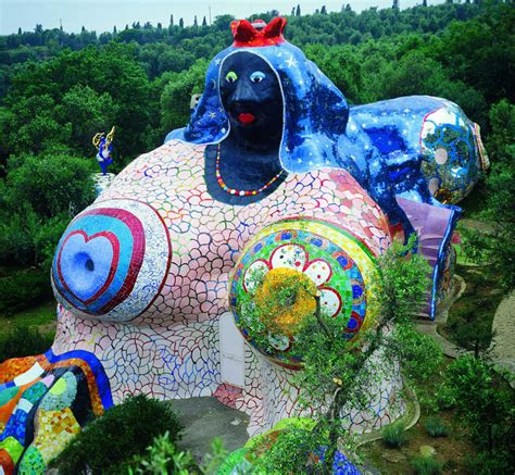 Über unseren garten ist mehrfach berichtet worden, unter anderem in: Kunstbuch: Niki de Saint Phalle und der Tarot-Garten ...