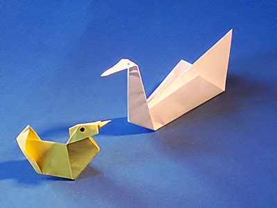 Servietten falten anleitung schwan from 1.bp.blogspot.com parcourez notre sélection de origami mandala : Einen weißen Schwan falten | Basteln & Gestalten