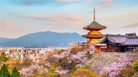 Travel Guide Your First Trip To Kyoto Japan Hertz Blog