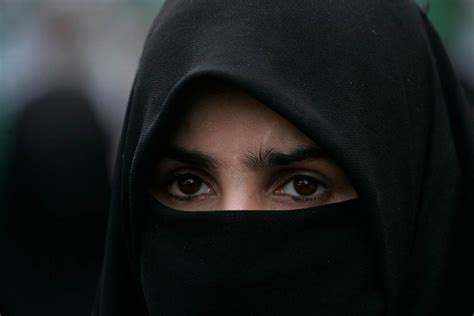 Diferencias Entre Burka Chador Niqab Y Hiyab Tipos De Velos Y Símbolos Islamistas De La