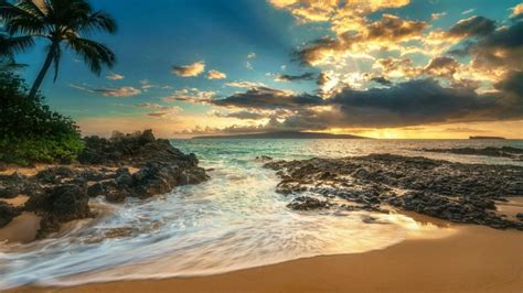 Usa Hawaii Island Of Maui Makena Beach Wallpaper Backiee
