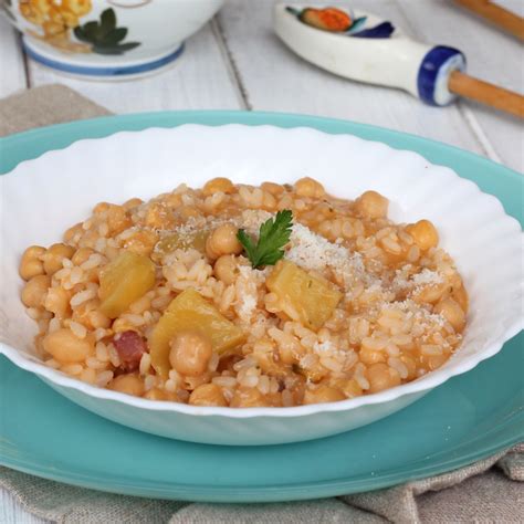 Mettere ammollo per almeno 12 ore i ceci. RISO CON CECI E PATATE | primo piatto caldo di riso e ceci ...