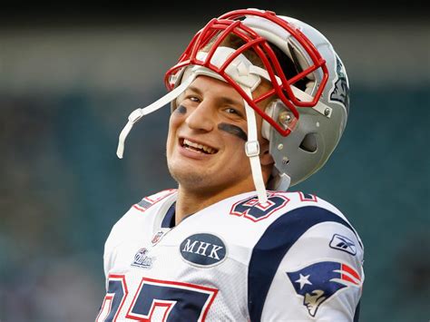 Rob Gronkowski Helps Pats Beat Saints With Graham Practice Business