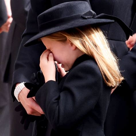 Princess Charlotte Cries At Queen Elizabeth Iis Funeral Us Weekly