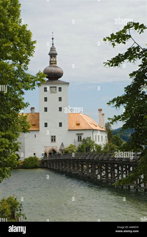 Austria Gmunden Ort Castle On Island In Lake Traunsee Stock Photo Alamy
