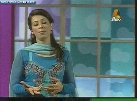 Pakistani Television Captures And Hot Models Farah Hussain Ptv Host