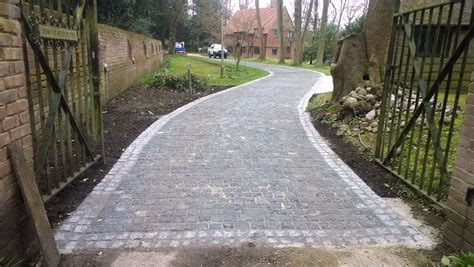 Granite Sett Driveway In Temple Thames Valley Landscapes