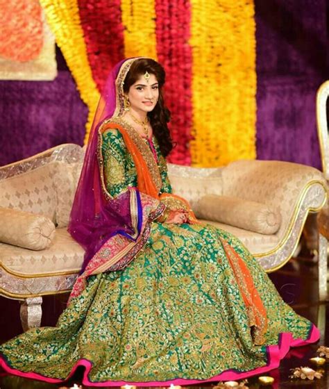 Adorable Pakistani Mehndi Dresses For Brides 2018 Wedding