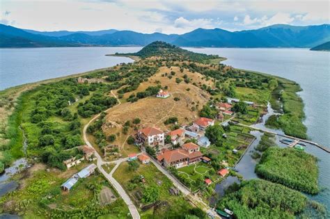 Na Ostrvu U Malom Prespanskom Jezeru Nikada Ne Sme Da Bude Više Kuća