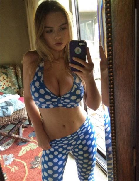 Lauren Hanley Showing Off Her Yoga Outfit Porn Pic