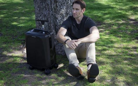 Forwardx Ovis Ai Powered Follow Suitcase The Coolector
