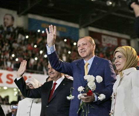 Turkeys Recep Tayyip Erdogan Returns As Ruling Partys Leader