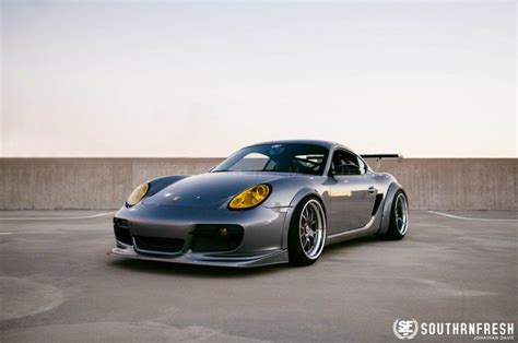 Johnny Les Porsche Cayman S 車 バイク