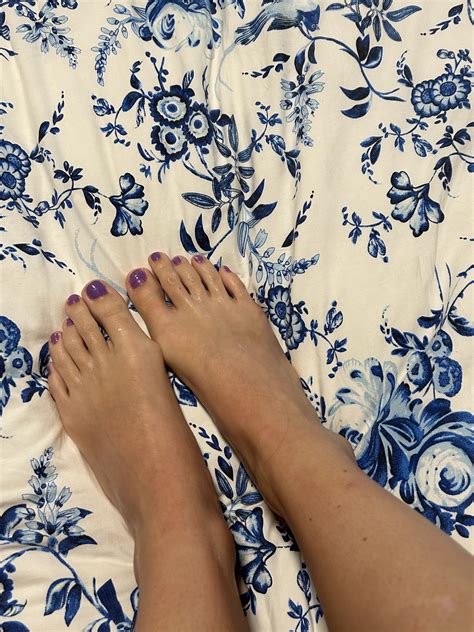 sexy oily toes fun with feet
