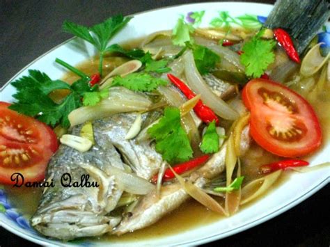 Bila ikan dah masak dan semua bahan tadi sudah layu tuangkan jus limau, garam dan perasa serbuk. Damai Qalbu: IKAN SIAKAP MASAK STIM ALA THAI