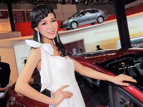 Girls At The Beijing Auto Show In Pictures
