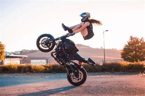 Pin On Motorcycle Girl