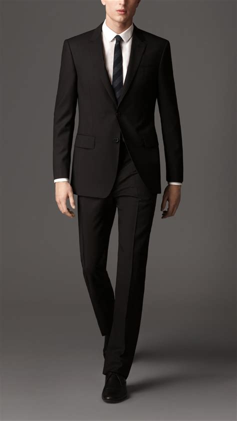 It is made using imported european fabric (52% wool, 45. Burberry Classic Fit Virgin Wool Suit in Black for Men | Lyst