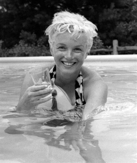 Marilyn Monroe Drinking In A Swimming Pool Milton Greene Marilyn